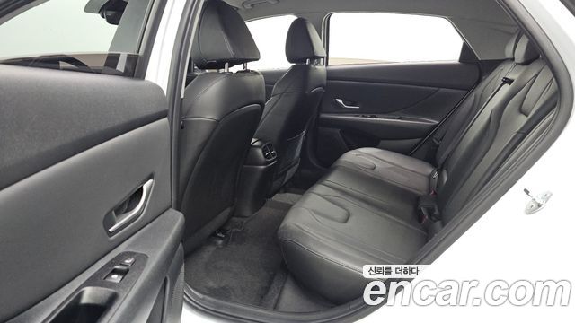 Hyundai AVANTE 2023 — photo 12