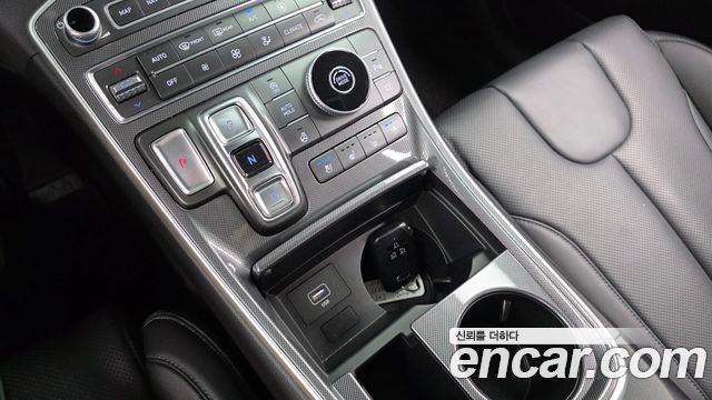 Hyundai Santafe 2021 — photo 9