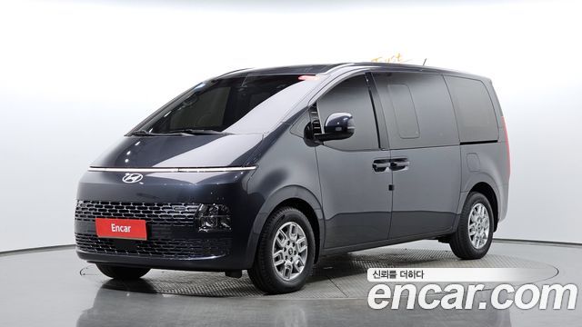 Hyundai Staria 2025 — photo 32