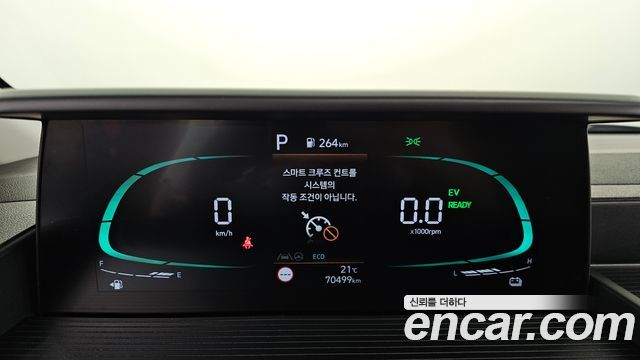 Hyundai Staria 2025 — photo 11