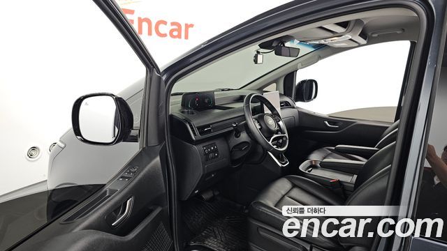 Hyundai Staria 2025 — photo 13