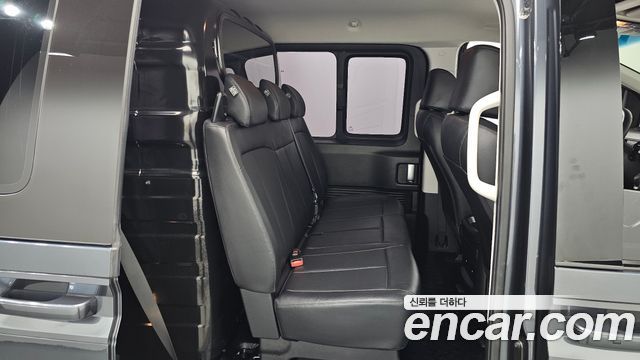 Hyundai Staria 2025 — photo 18