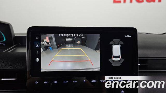 Hyundai Staria 2025 — photo 21