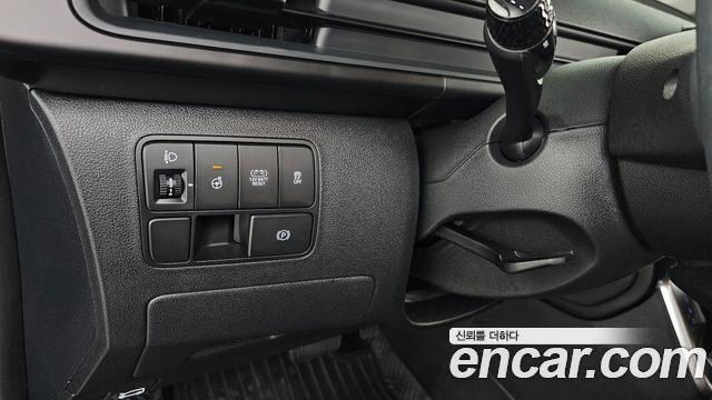 Hyundai Staria 2025 — photo 25