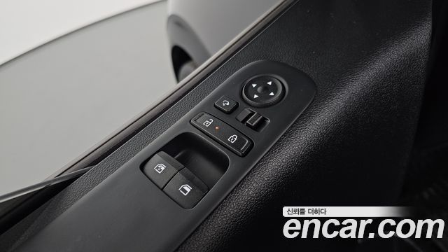 Hyundai Staria 2025 — photo 26