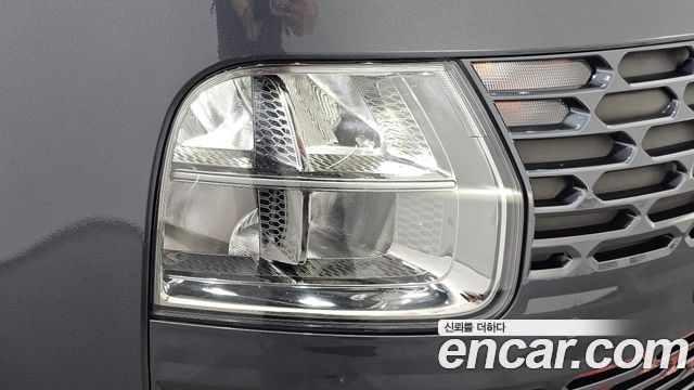 Hyundai Staria 2025 — photo 8