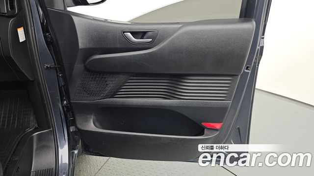 Hyundai Staria 2025 — photo 15