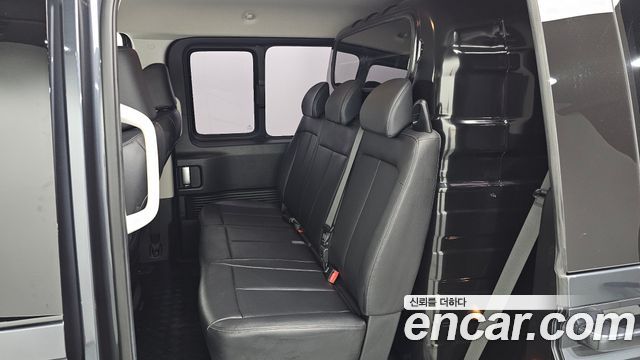 Hyundai Staria 2025 — photo 16