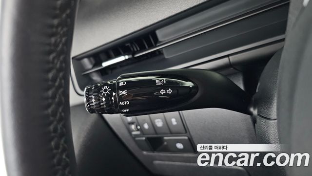 Hyundai Staria 2025 — photo 27