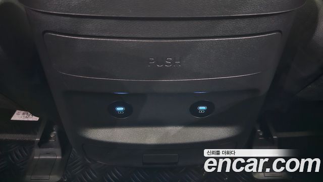 Hyundai Staria 2025 — photo 29