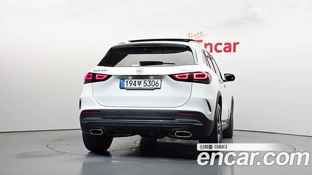 Mercedes-Benz GLA-Class 2021 — photo 4