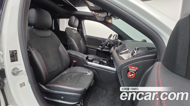 Mercedes-Benz GLA-Class 2021 — photo 17