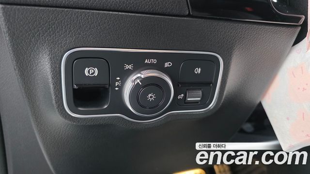 Mercedes-Benz GLA-Class 2021 — photo 24
