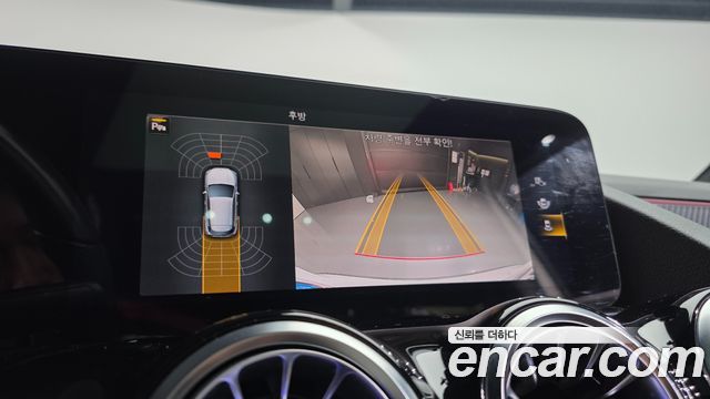 Mercedes-Benz GLA-Class 2021 — photo 26