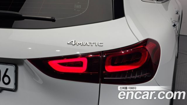Mercedes-Benz GLA-Class 2021 — photo 9