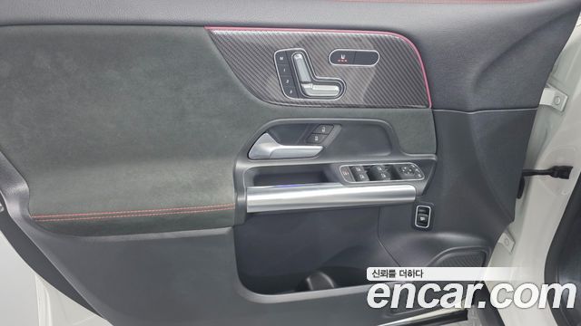 Mercedes-Benz GLA-Class 2021 — photo 15