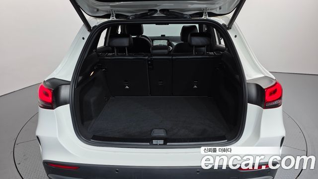 Mercedes-Benz GLA-Class 2021 — photo 29