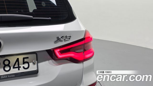 BMW X3 2018 — photo 9