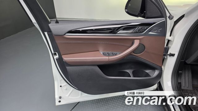 BMW X3 2018 — photo 14
