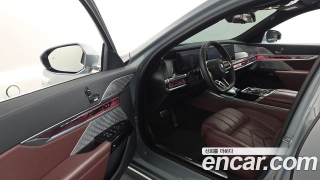 BMW 7-Series 2024 — photo 13