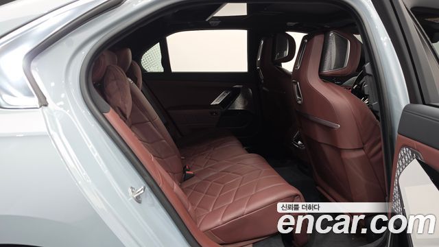 BMW 7-Series 2024 — photo 17