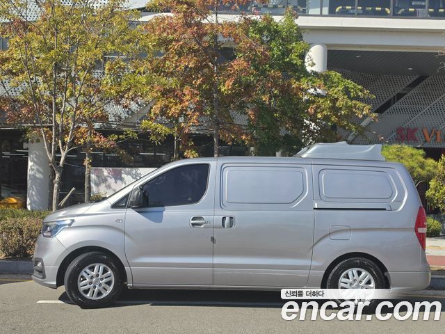 Hyundai Starex 2021 — photo 1