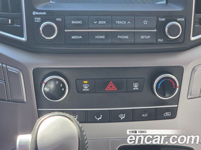 Hyundai Starex 2021 — photo 16