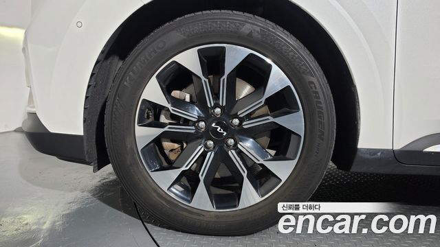 Kia Canival 2023 — photo 5