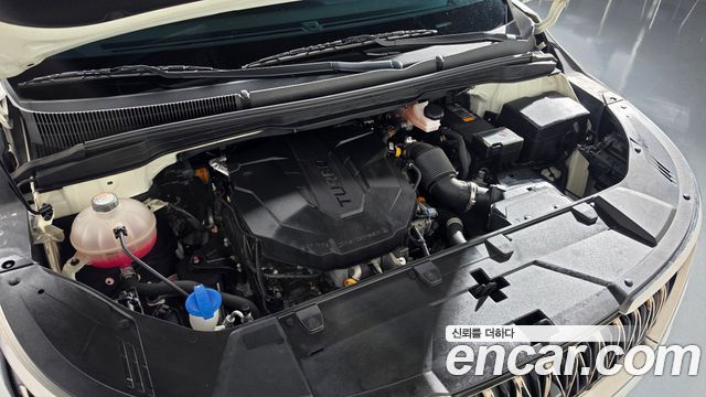 Kia Canival 2023 — photo 6