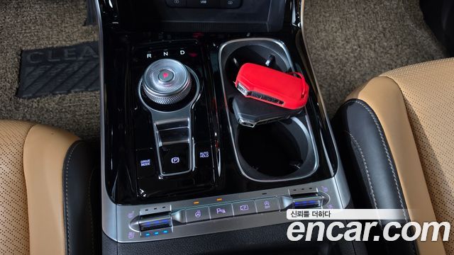 Kia Canival 2023 — photo 12