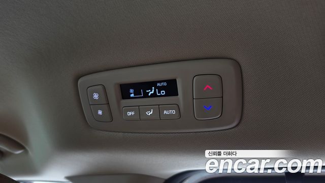 Kia Canival 2023 — photo 24