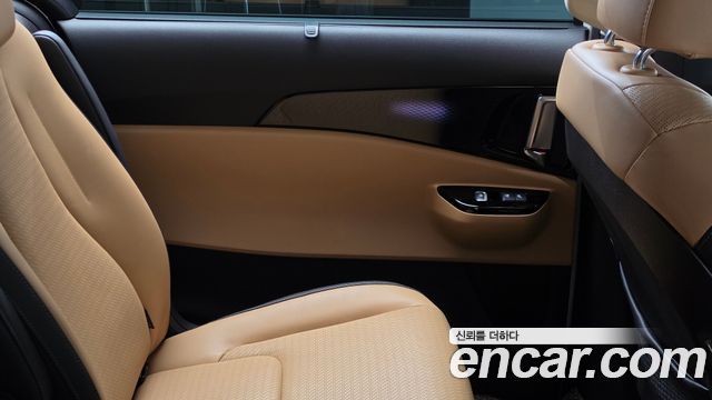 Kia Canival 2023 — photo 15