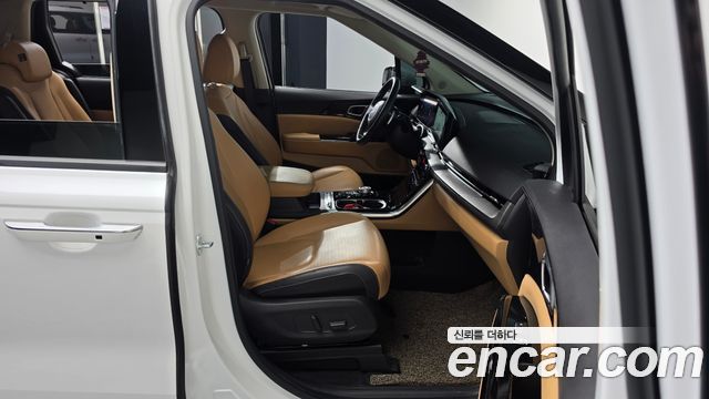 Kia Canival 2023 — photo 16