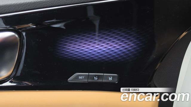 Kia Canival 2023 — photo 37