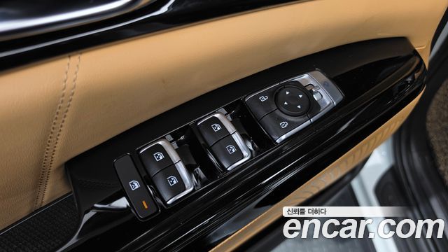 Kia Canival 2023 — photo 38