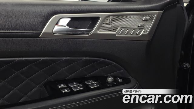 KG Mobility Rexton 2018 — photo 25