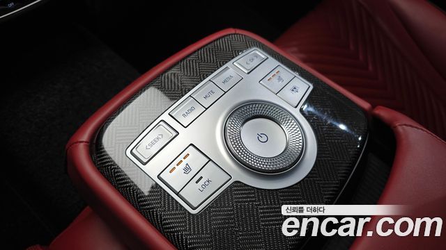 Genesis G80 2022 — photo 33