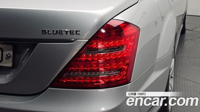 Mercedes-Benz S-Class 2011 — photo 9