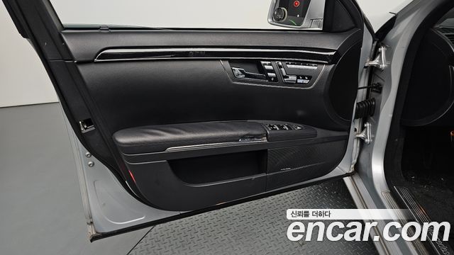 Mercedes-Benz S-Class 2011 — photo 14