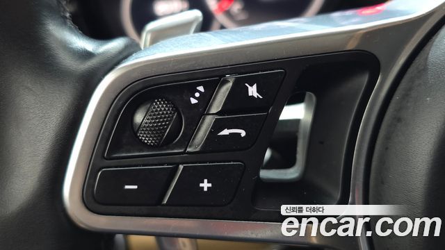 Porsche Panamera 2020 — photo 26