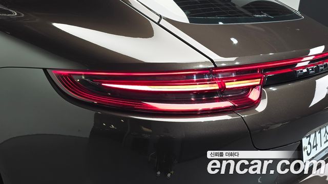 Porsche Panamera 2020 — photo 9