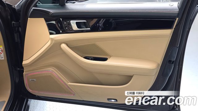 Porsche Panamera 2020 — photo 15