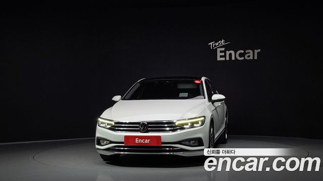 Volkswagen Passat 2021 — photo 3