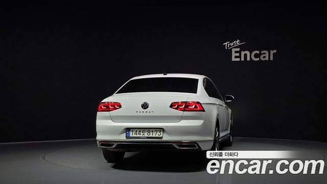 Volkswagen Passat 2021 — photo 4