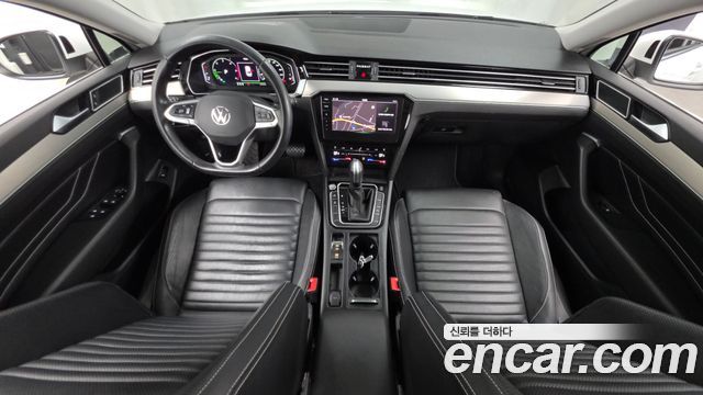 Volkswagen Passat 2021 — photo 10