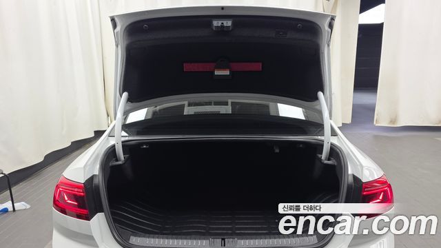 Volkswagen Passat 2021 — photo 25