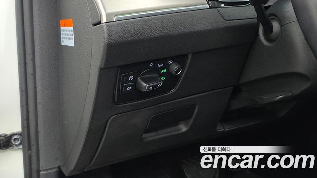 Volkswagen Passat 2021 — photo 29