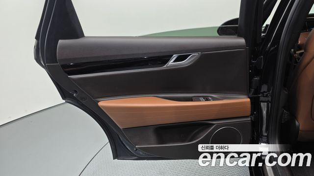 Genesis G80 2023 — photo 15