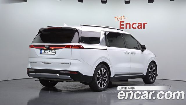 Kia Canival 2021 — photo 2