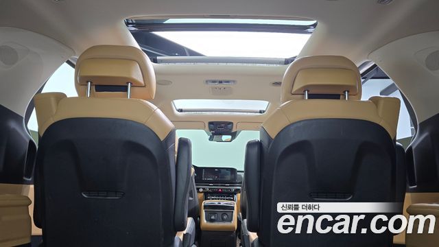 Kia Canival 2021 — photo 18